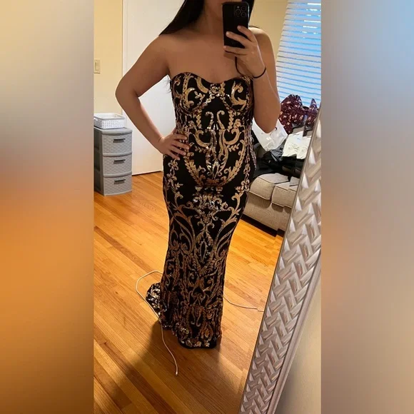 Missord | Dresses | Sequin Black And Gold Long Evening Gown Has A Little  Train | Poshmark
